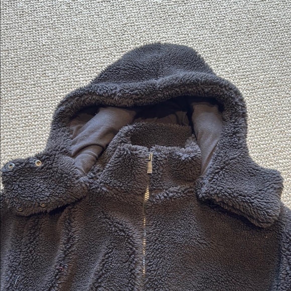 ALO Foxy Sherpa Jacket - EXCELLENT condition - size large - Picture 3 of 5